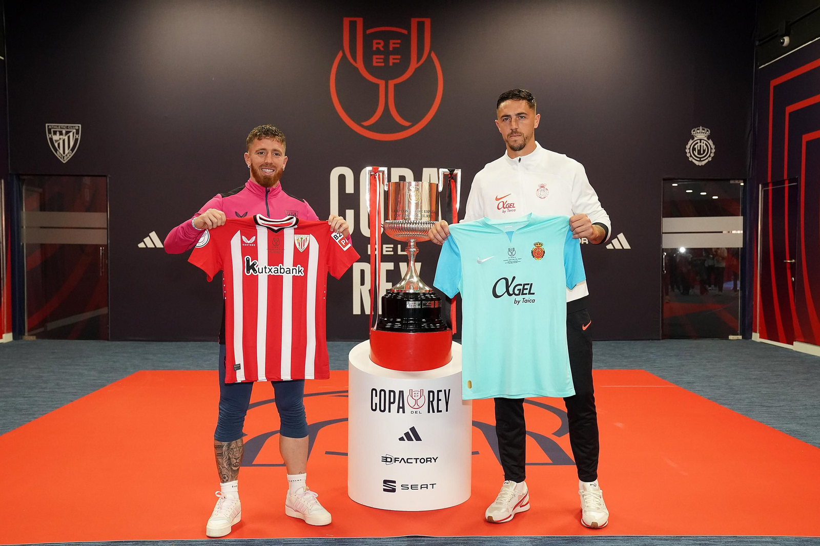 Imágenes del buen ambiente entre el Athletic y el Mallorca