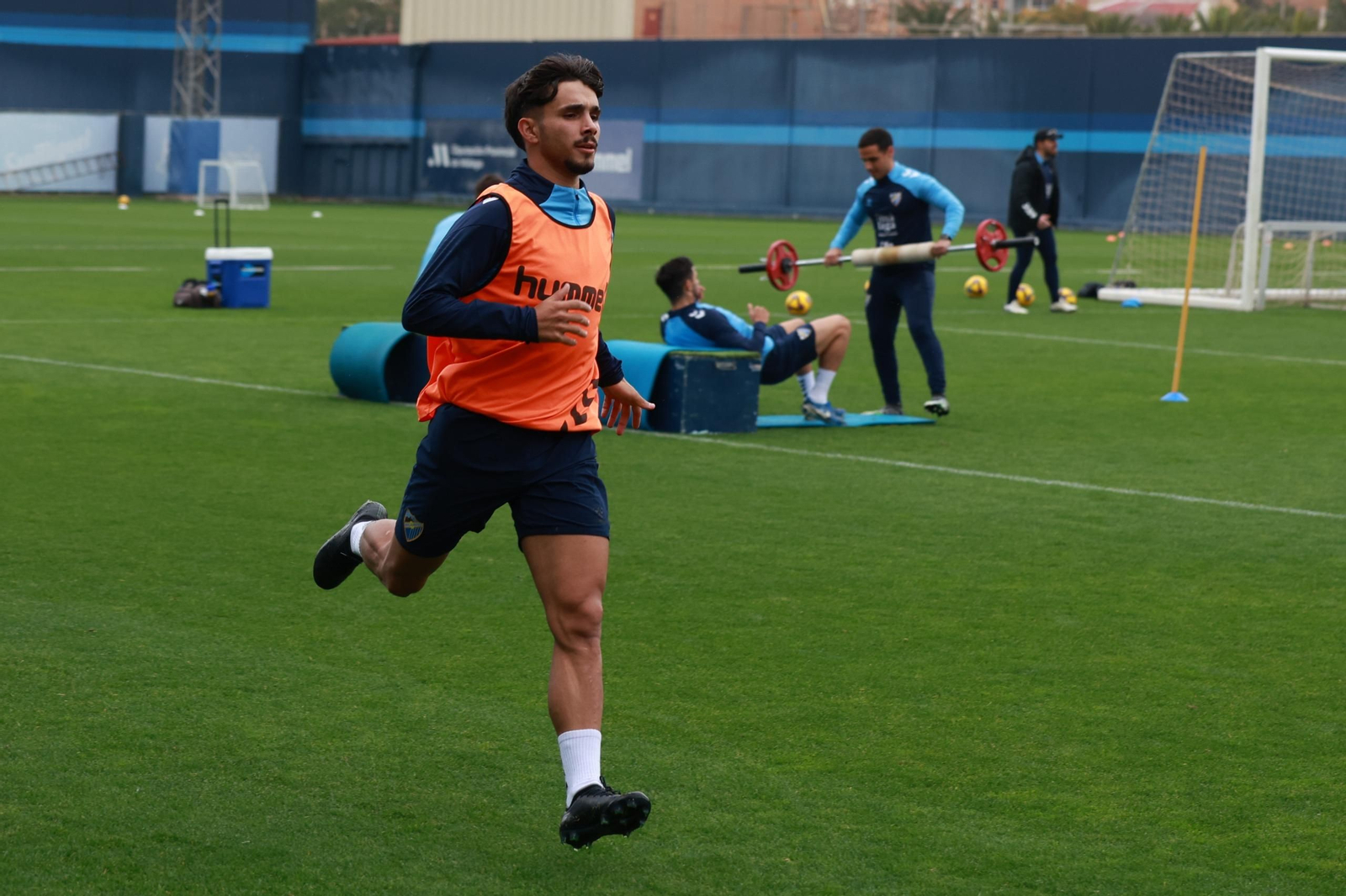 Ramón Enríquez: El capitán reaparece en muletas y sonriente