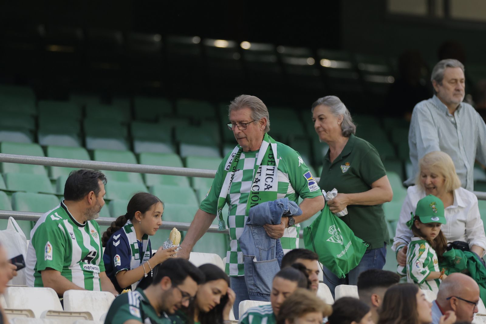 Búscate en las fotos de Betis-Getafe