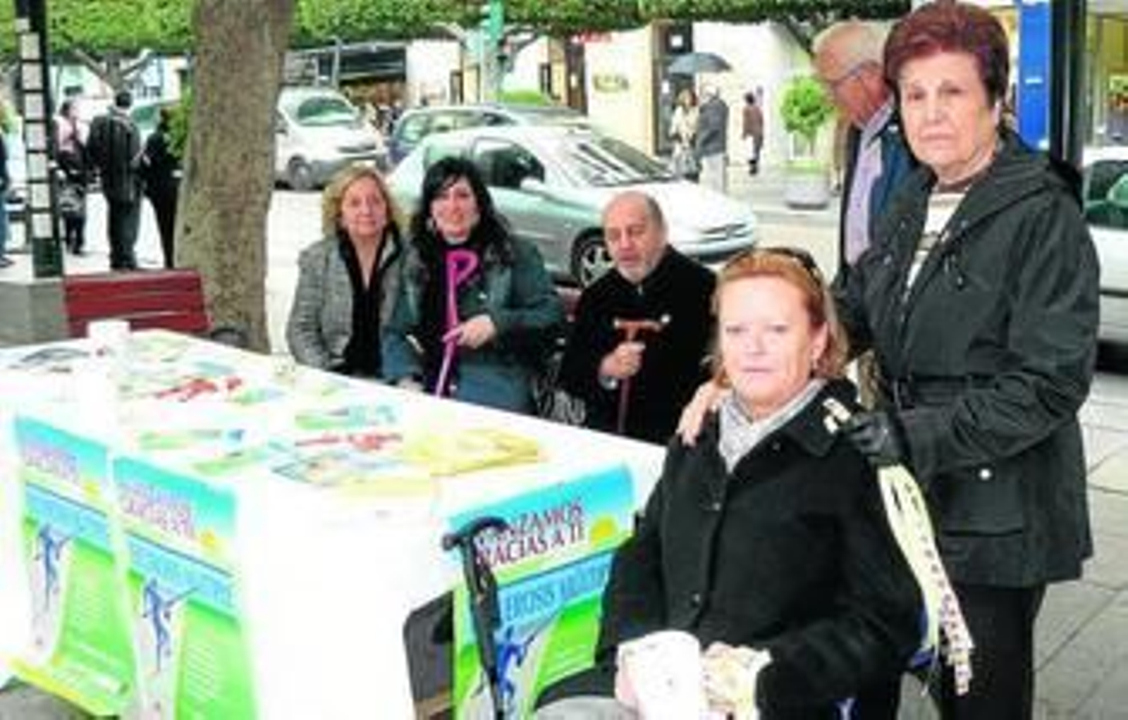 Mesa informativa montada el pasado año con motivo del día internacional de la esclerosis múltiple