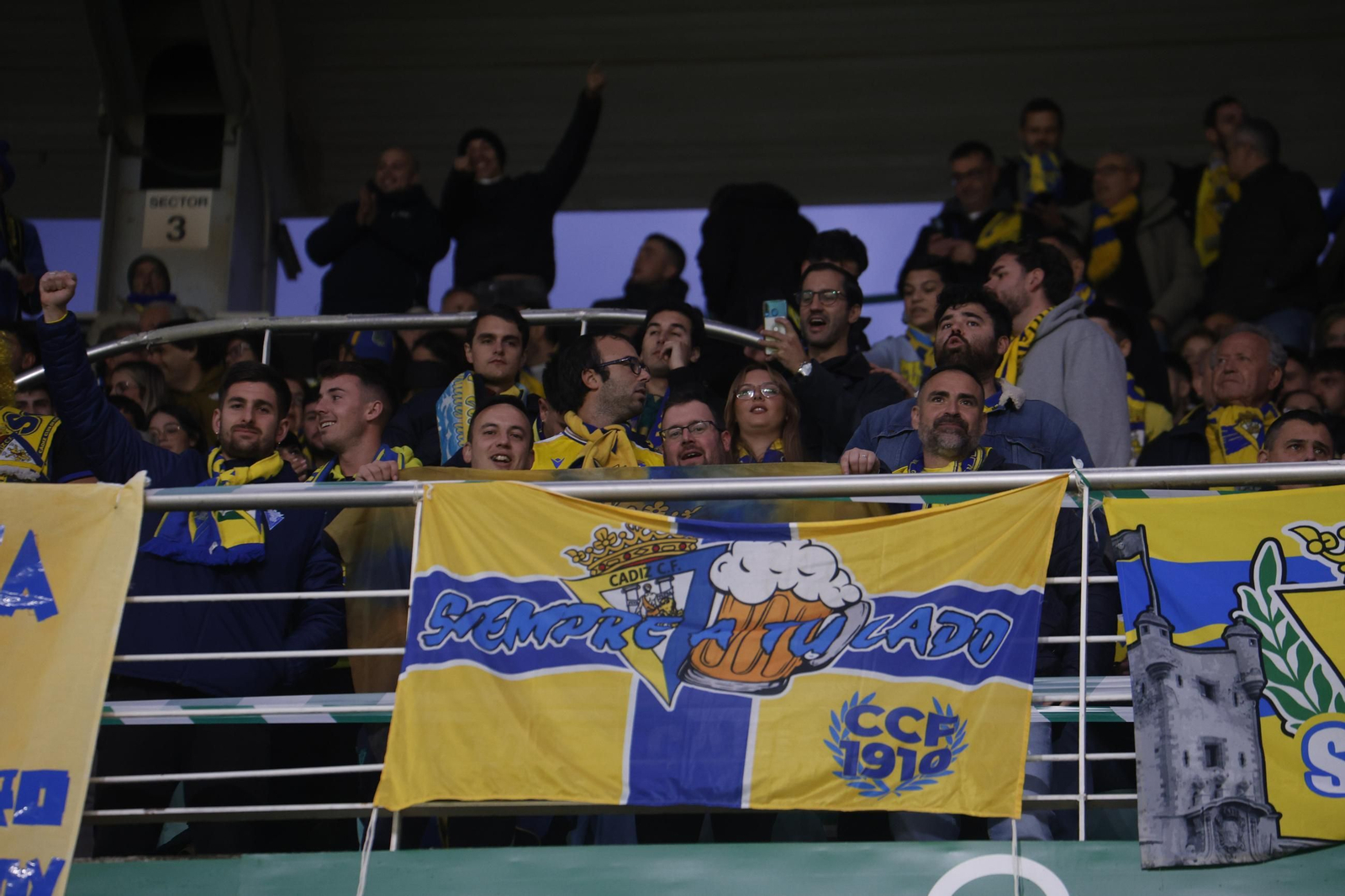 Las mejores fotos del ambiente en el Córdoba CF - Cádiz