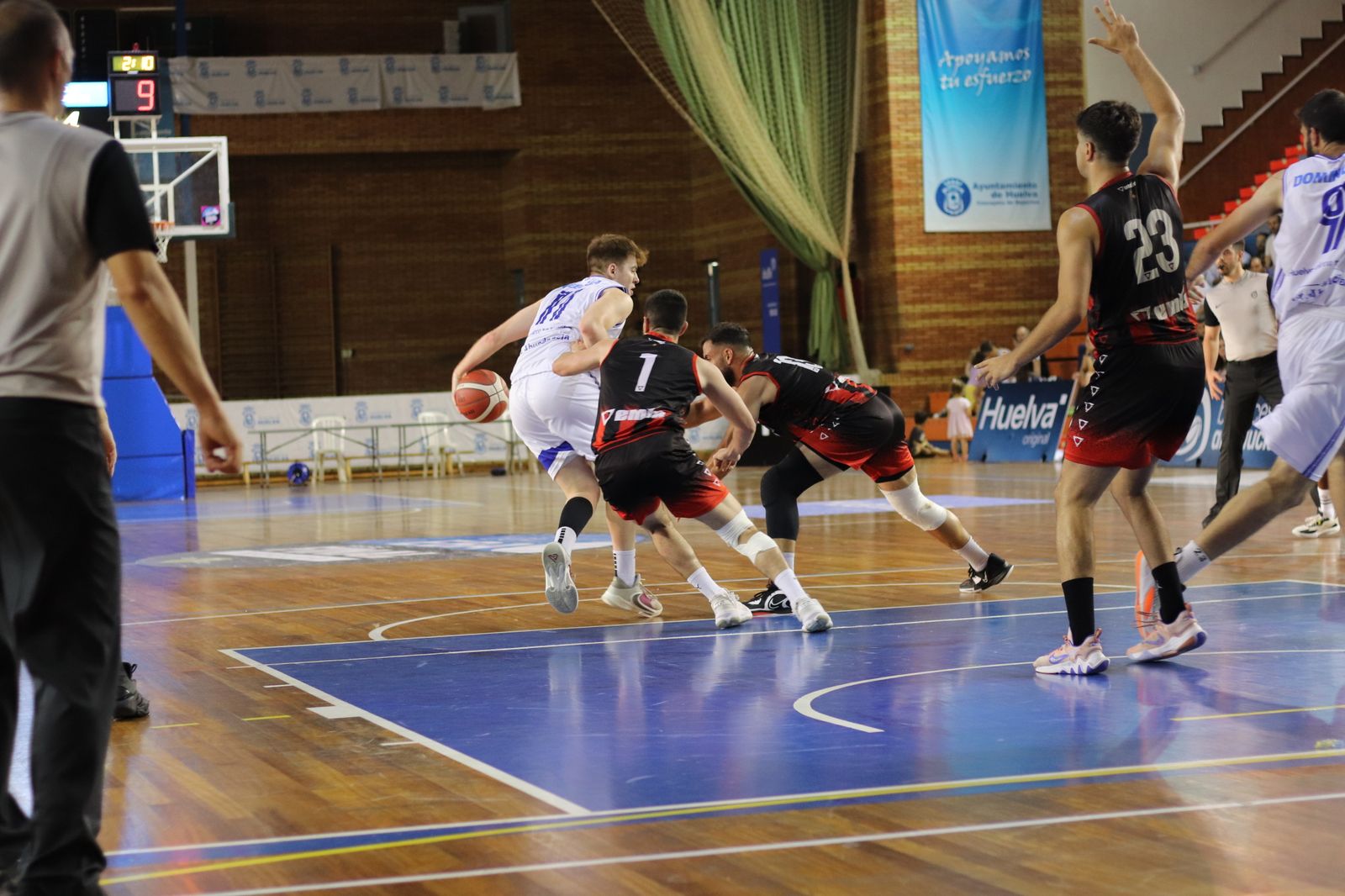 Imágenes de la primera jornada de la fase final a LEB Plata: CB Puerto Sagunto vs Ciudad de Huelva