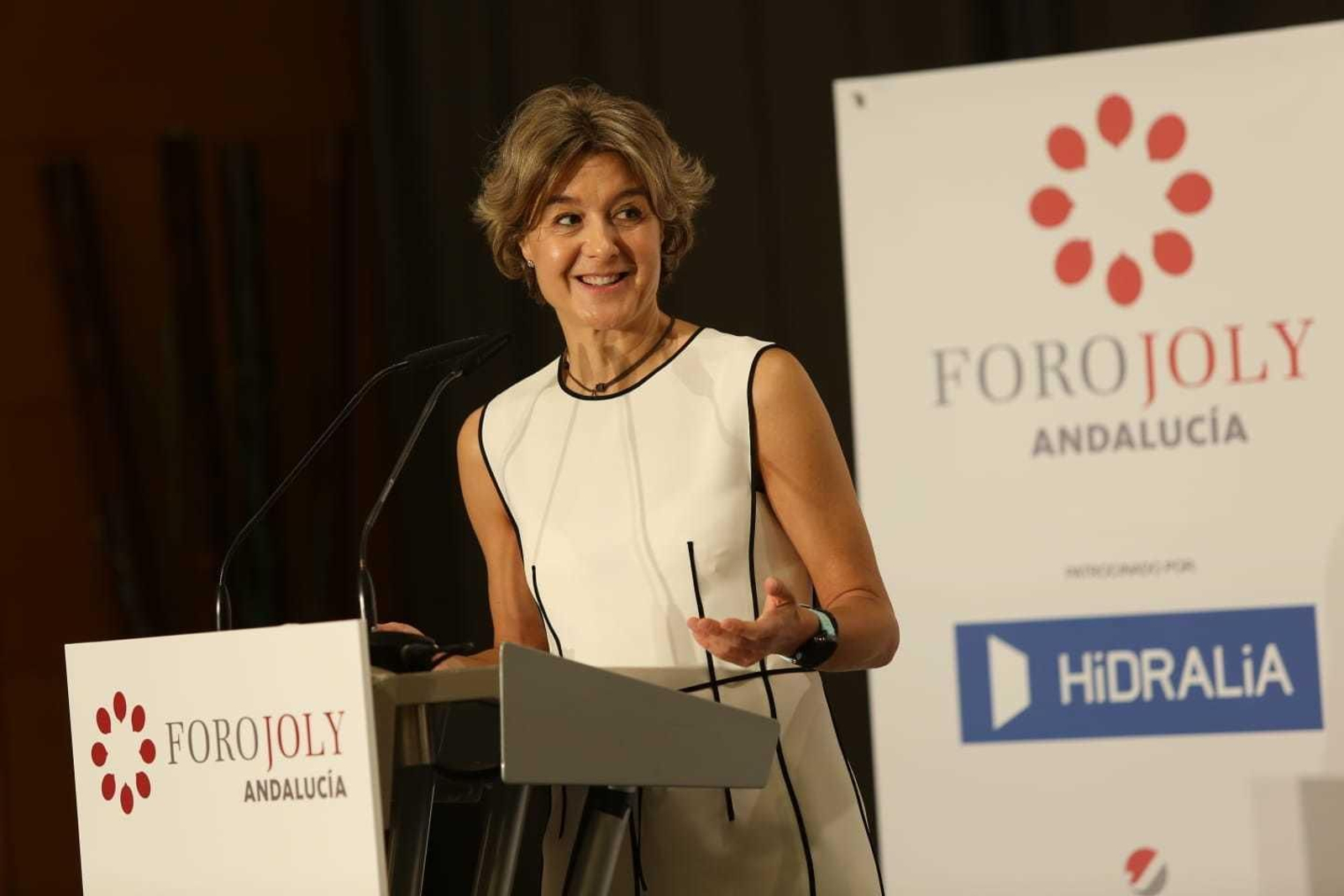 La ministra Tejerina, durante su intervención.