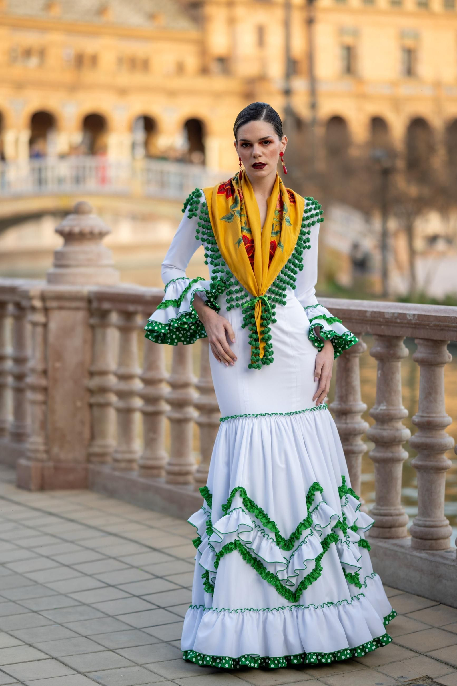 'Andalucía es blanca y verde', todas las fotos del desfile de moda flamenca