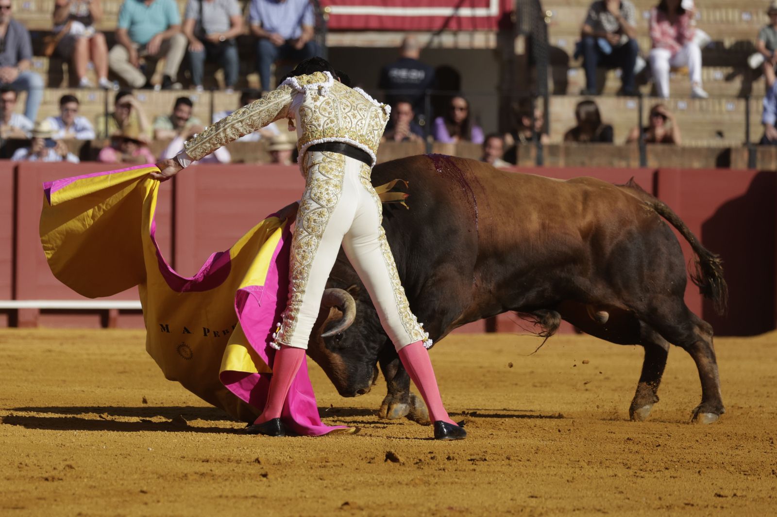 Las Imágenes de la cuarta corrida de abono en la Maestranza de Sevilla