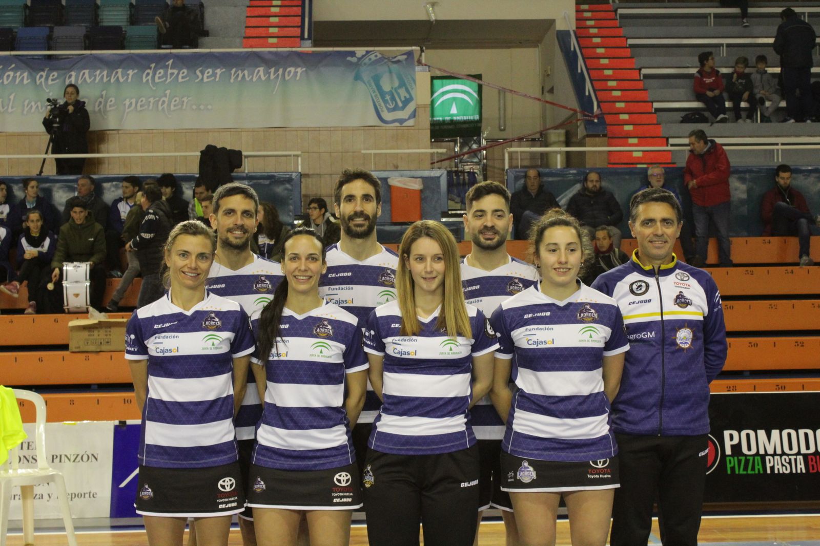 Foto de familia de la plantilla del Recre IES La Orden en un partido anterior en el Andrés Estrada.