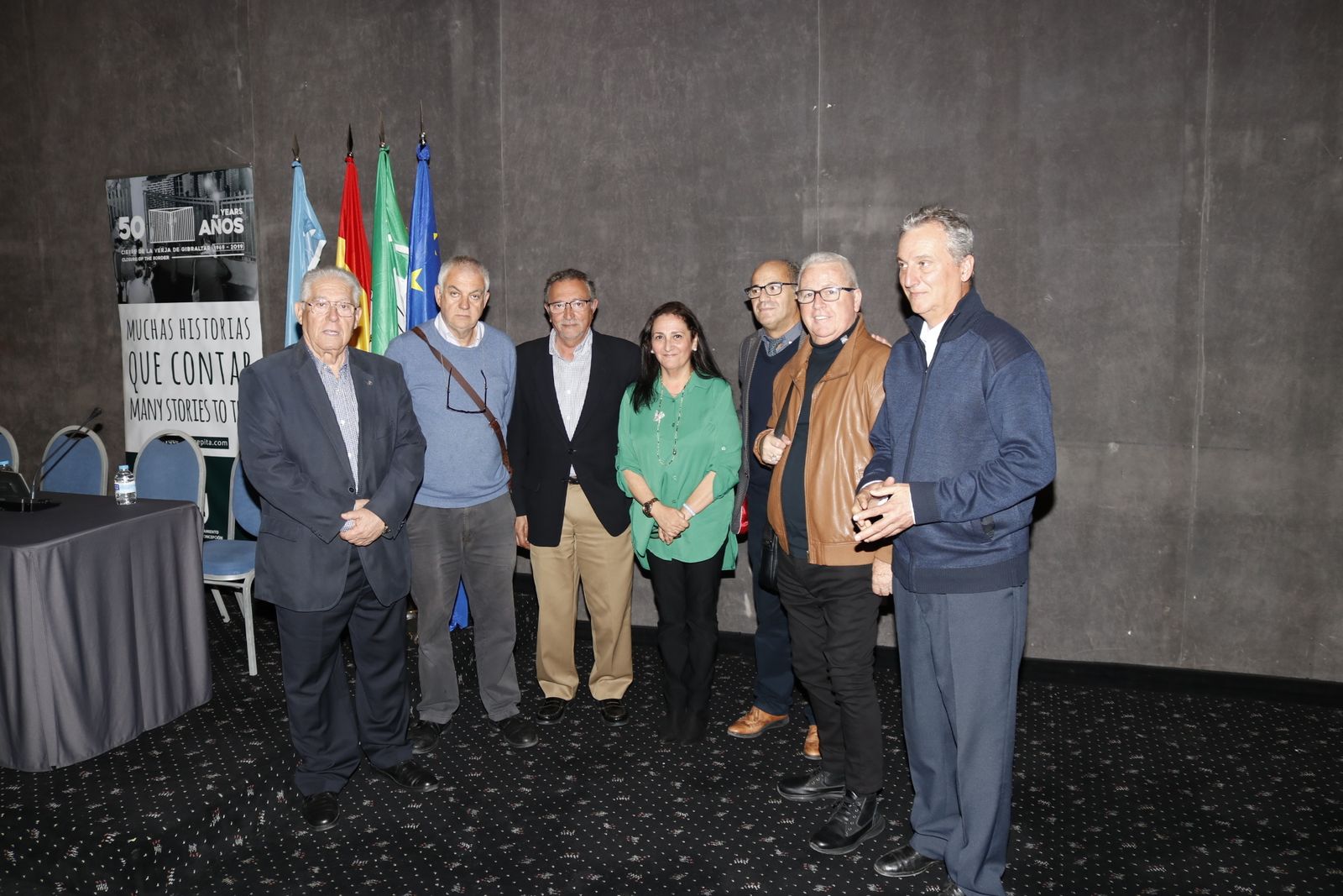 Los participantes en el coloquio sobre los 50 años del cierre de la Verja, en La Línea.