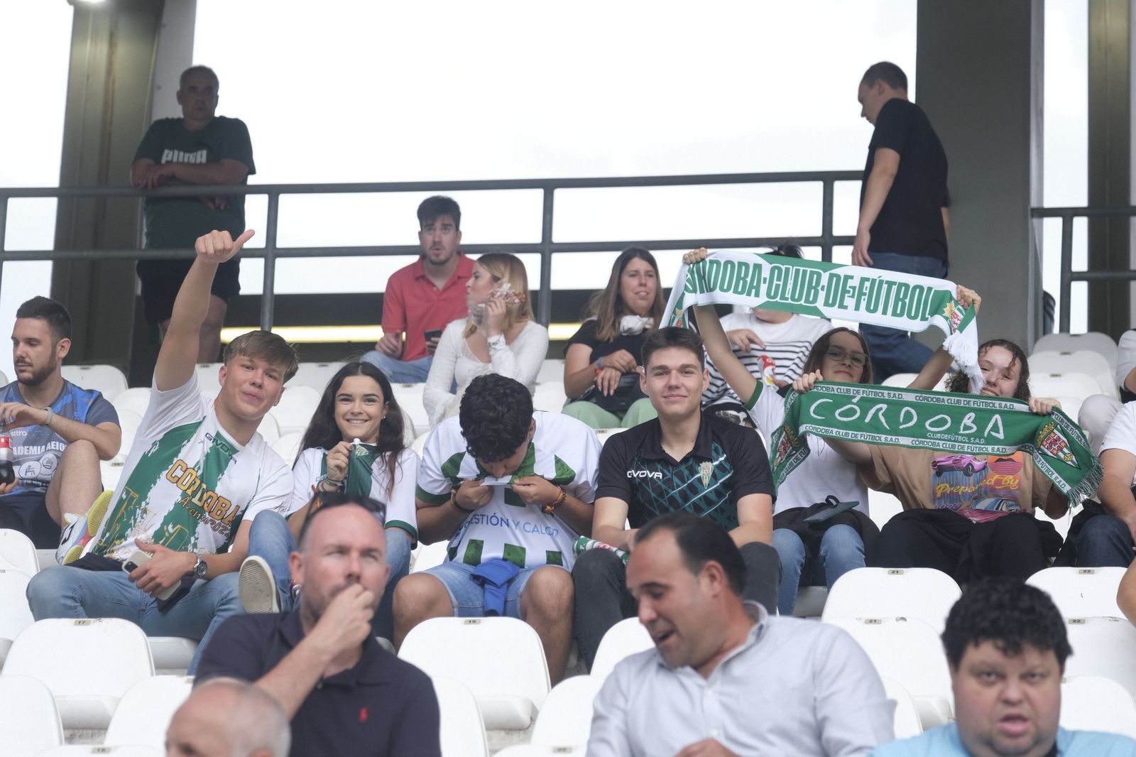 Las mejores fotos del ambiente en El Arcángel en el Córdoba CF - Badajoz