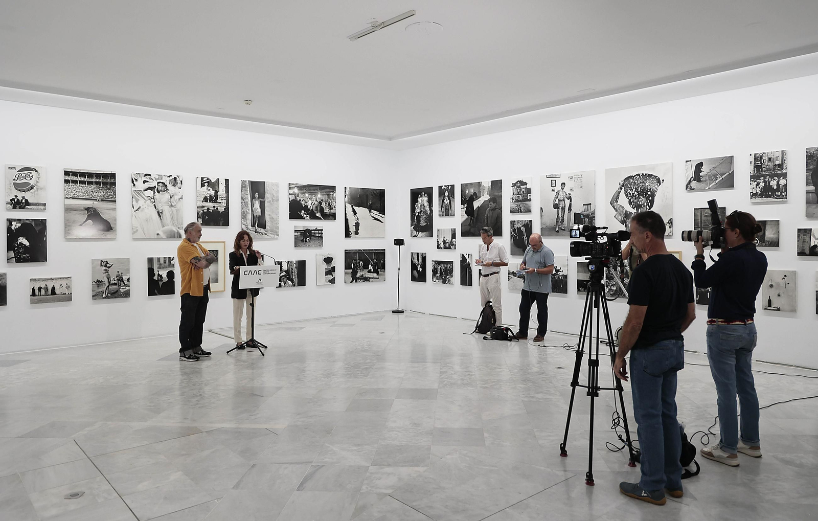 Exposición 'Diversidad en la colección del CAAC. La mirada fotográfica de Alberto García-Alix'