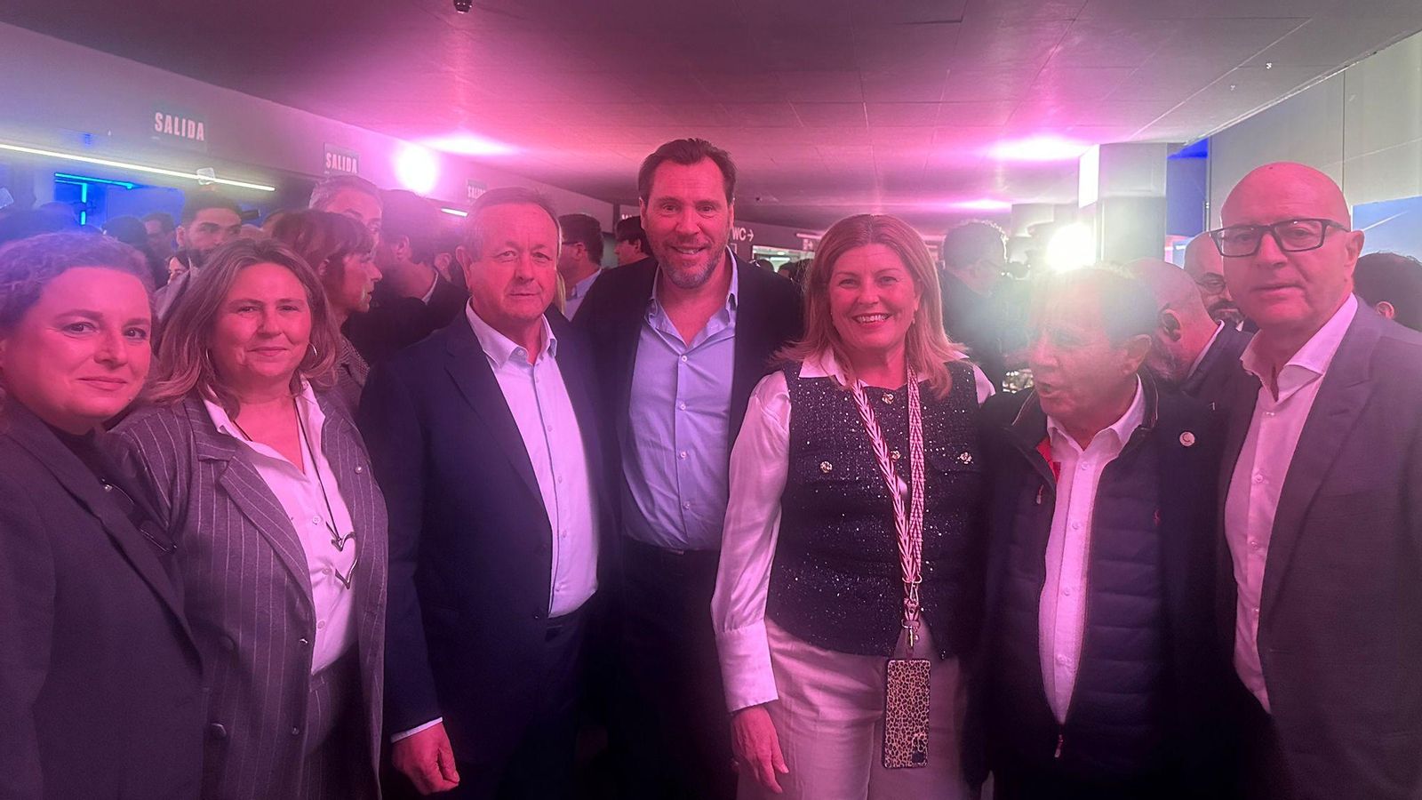 El ministro con los empresarios almerienses en el acto celebrado en Valencia