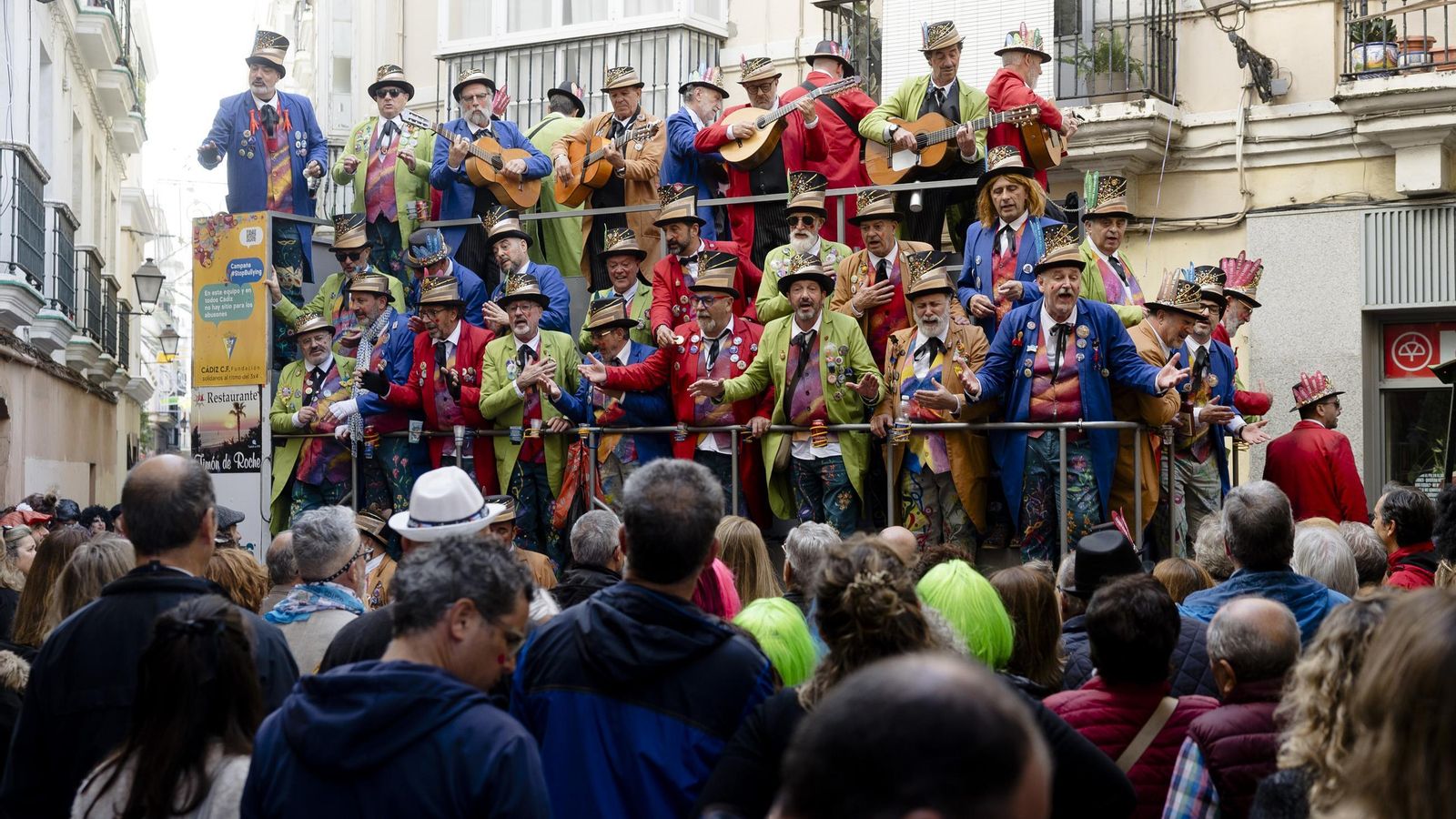 Las mejores imágenes del primer domingo de Carnaval de Cádiz