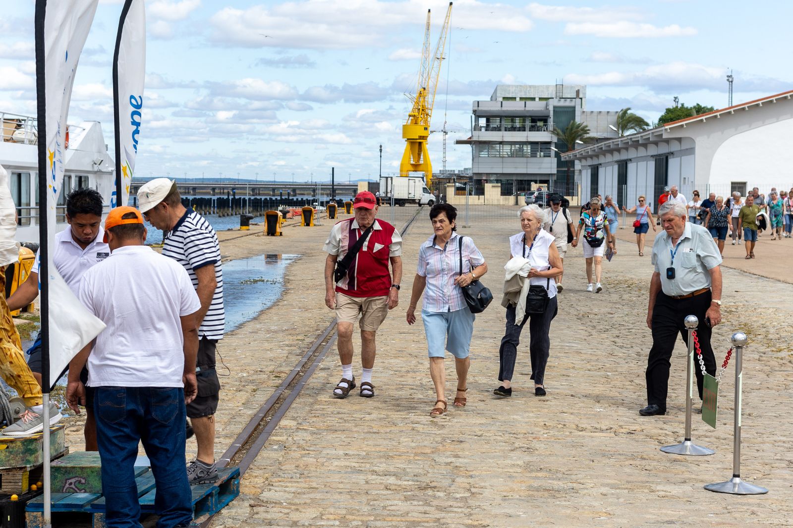 Las impresionantes imágenes del buque La Belle de Cadix en el Puerto de Huelva