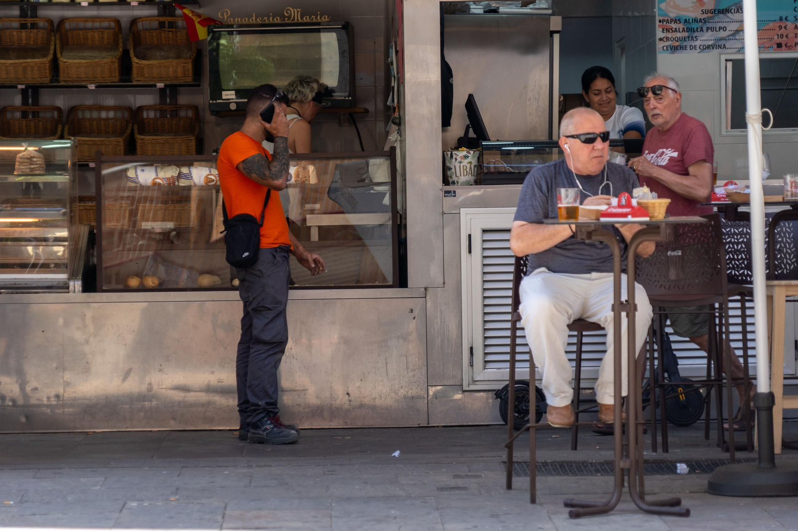 La Plaza del Mercado de Huelva, animado rincón de la vida cotidiana,