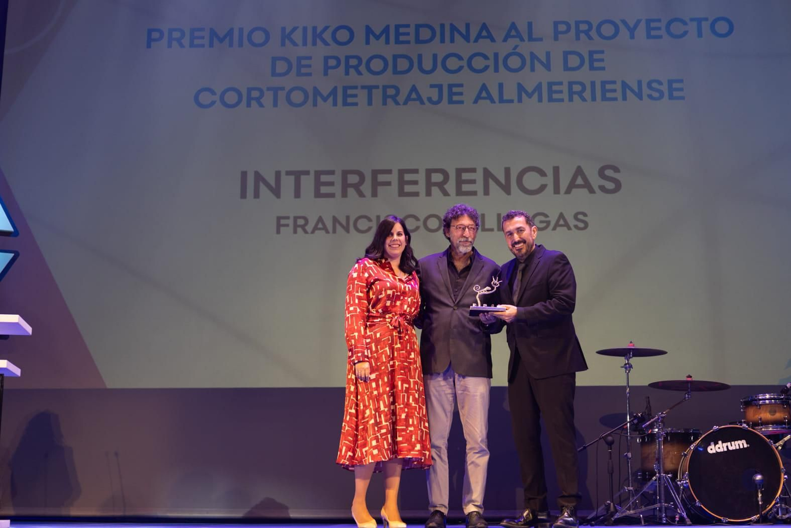 Almudena Morales entregando el Premio Kiko Medina en la edición del pasado año.