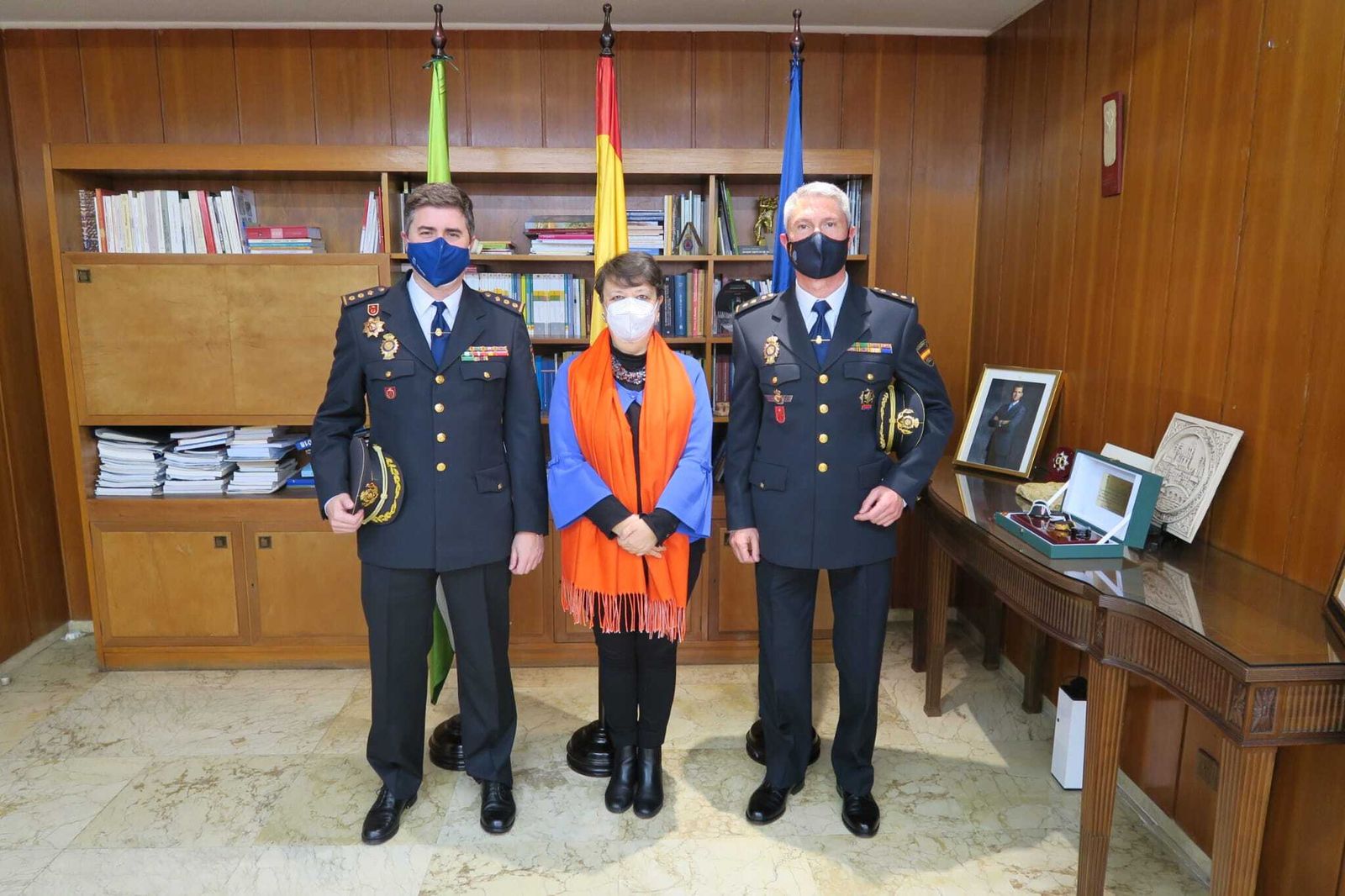 Rafaela Valenzuela, con Carlos Enrique Serra Uribe y Feliciano Díaz Campos.
