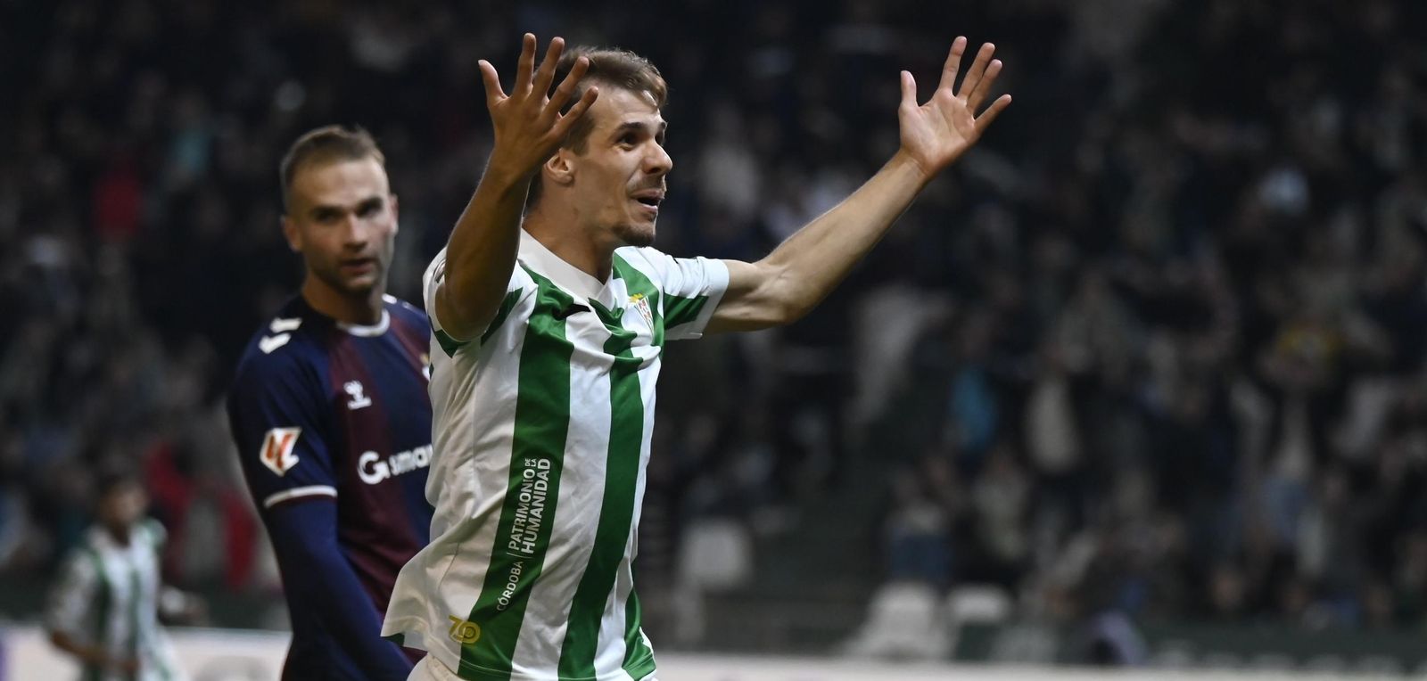 Ander Yoldi celebra un gol en El Arcángel.