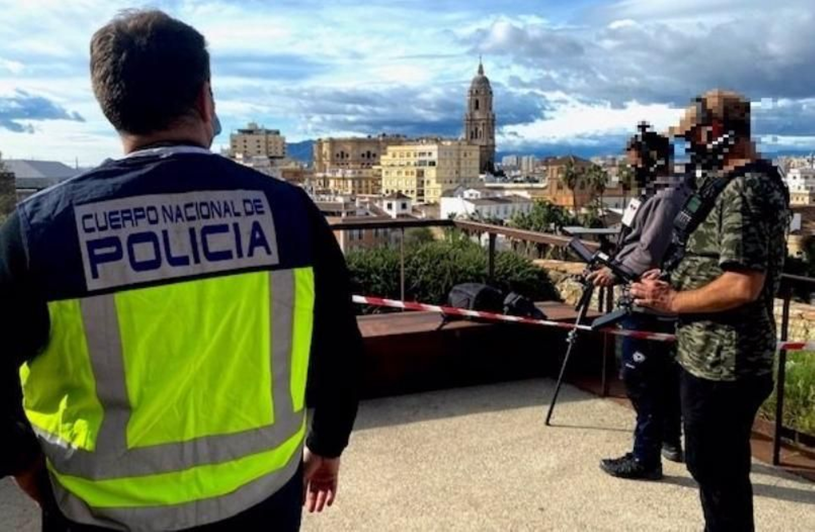 Policías especializados en Seguridad y Protección Aérea en Málaga Policías especializados en Seguridad y Protección Aérea en Málaga