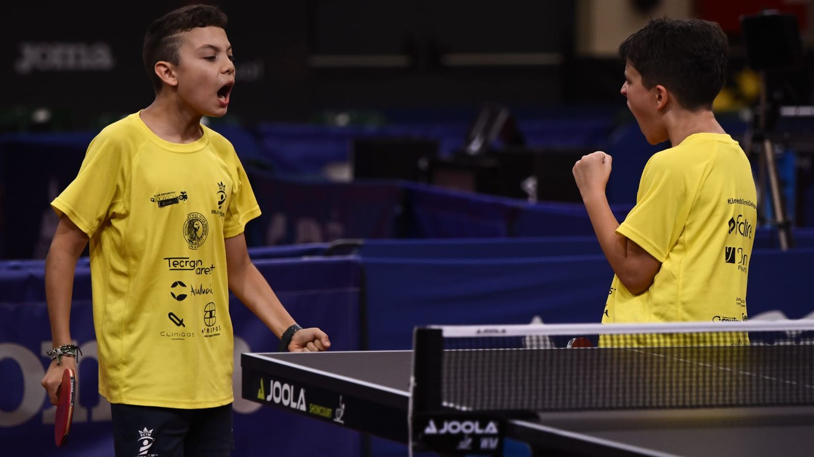 Antonio Ruiz y Jacobo Hervás celebran un punto.