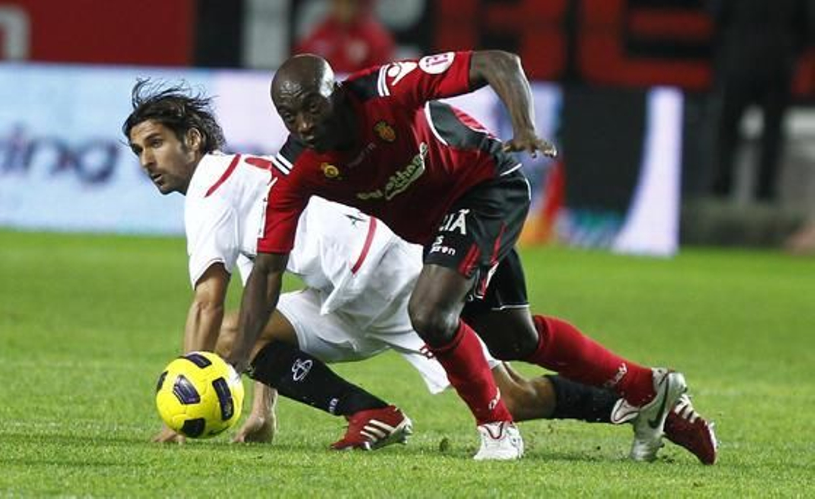 Los de Manzano caen en casa tras un gol del Webo en el minuto 90.

Foto: Antonio Pizarro