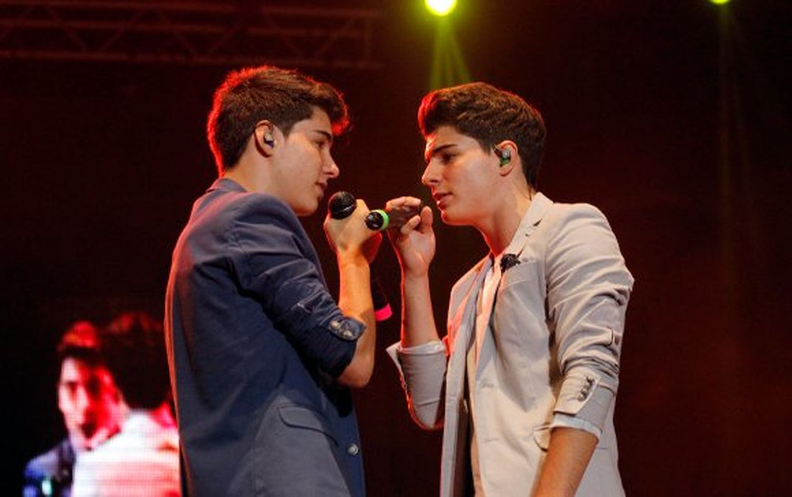 Gemeliers llegan este miércoles a Bahía Sur para la firma de su último trabajo