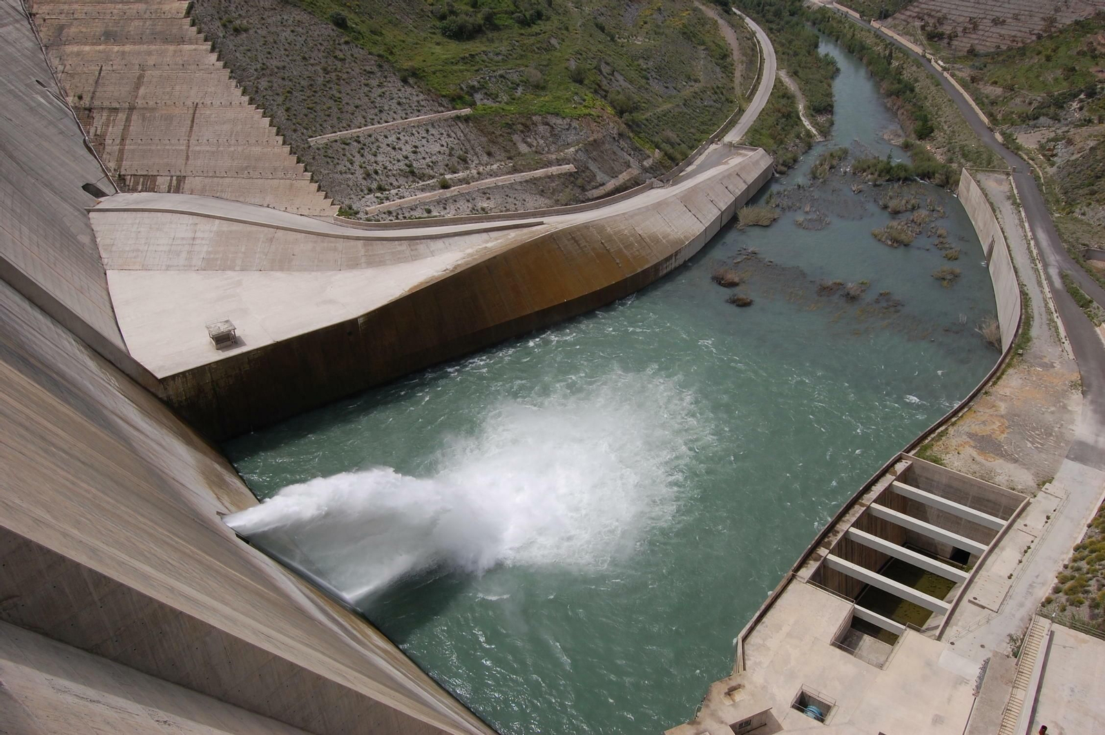 Los regantes granadinos piden de una vez por todas las canalizaciones.