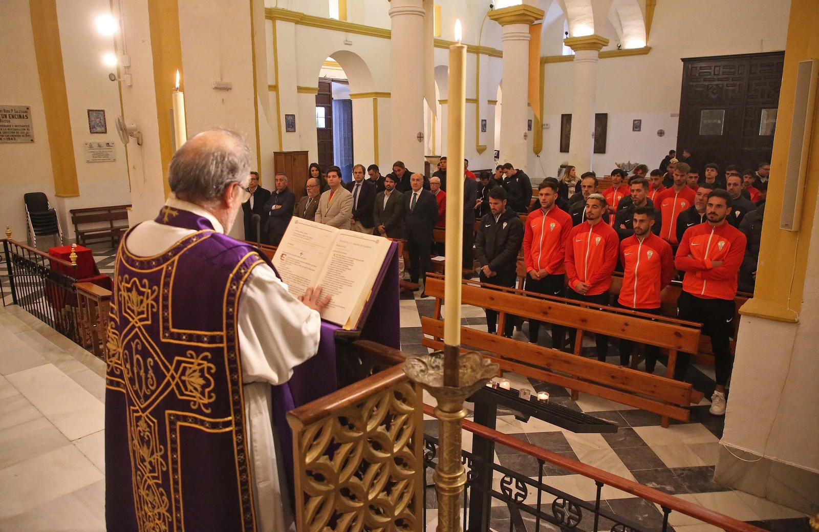 La ofrenda floral del Algeciras CF a la Virgen de la Palma, en imágenes
