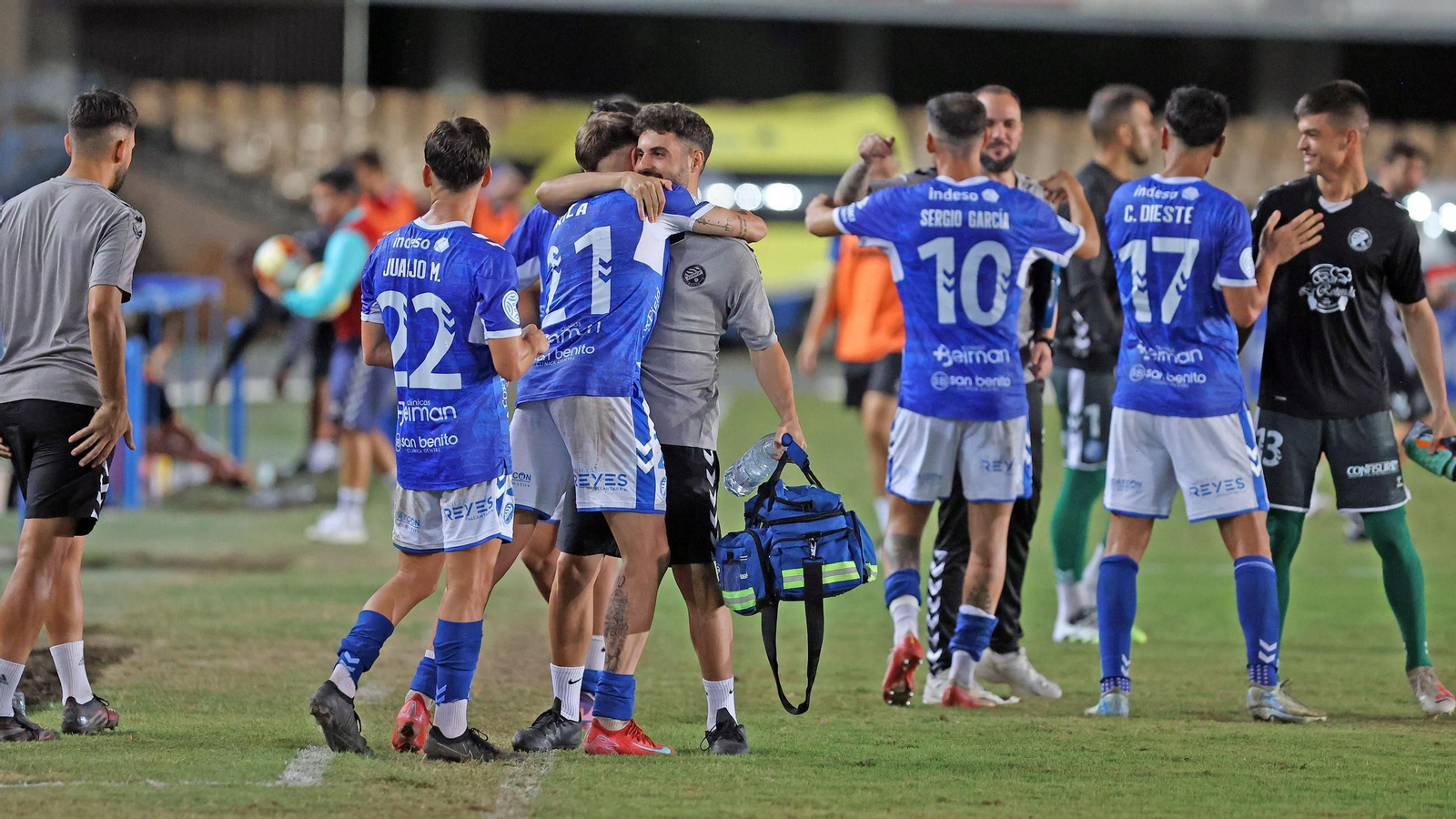 Imágenes del Xerez DFC contra el Atlético Antoniano en Chapín