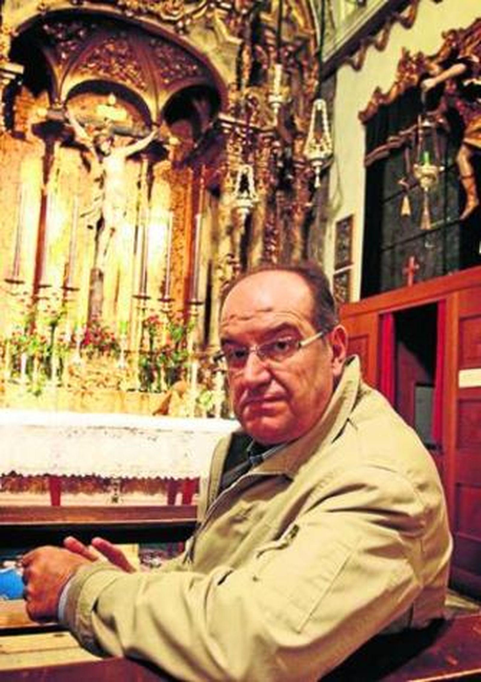 Miguel Ángel Morgado, ayer ante el Cristo de la Vera-Cruz.