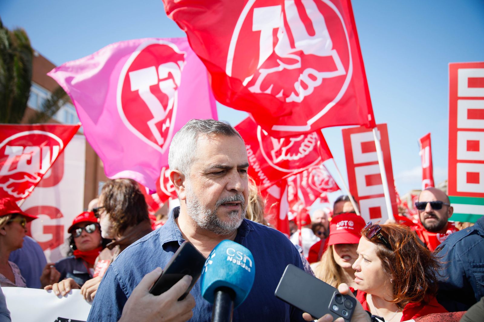 Las imágenes de la manifestación del Día del Trabajador en Almería