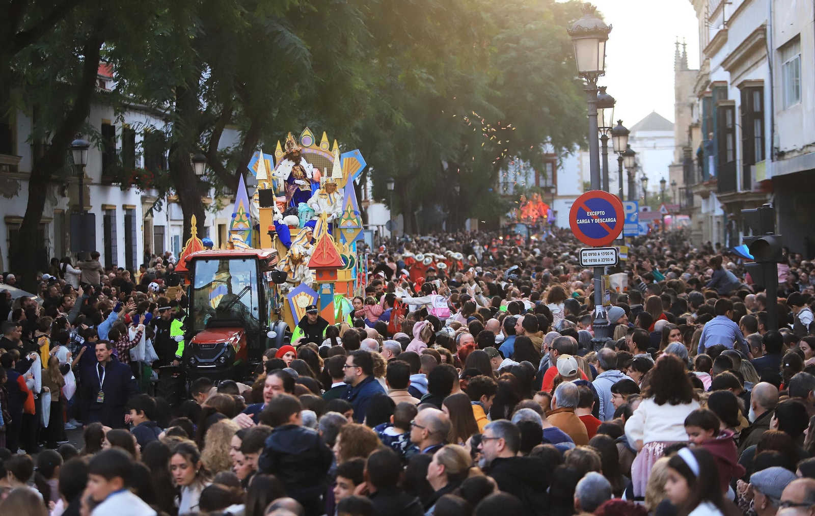 Imágenes de la Cabalgata de los Reyes Magos de Jerez 2025