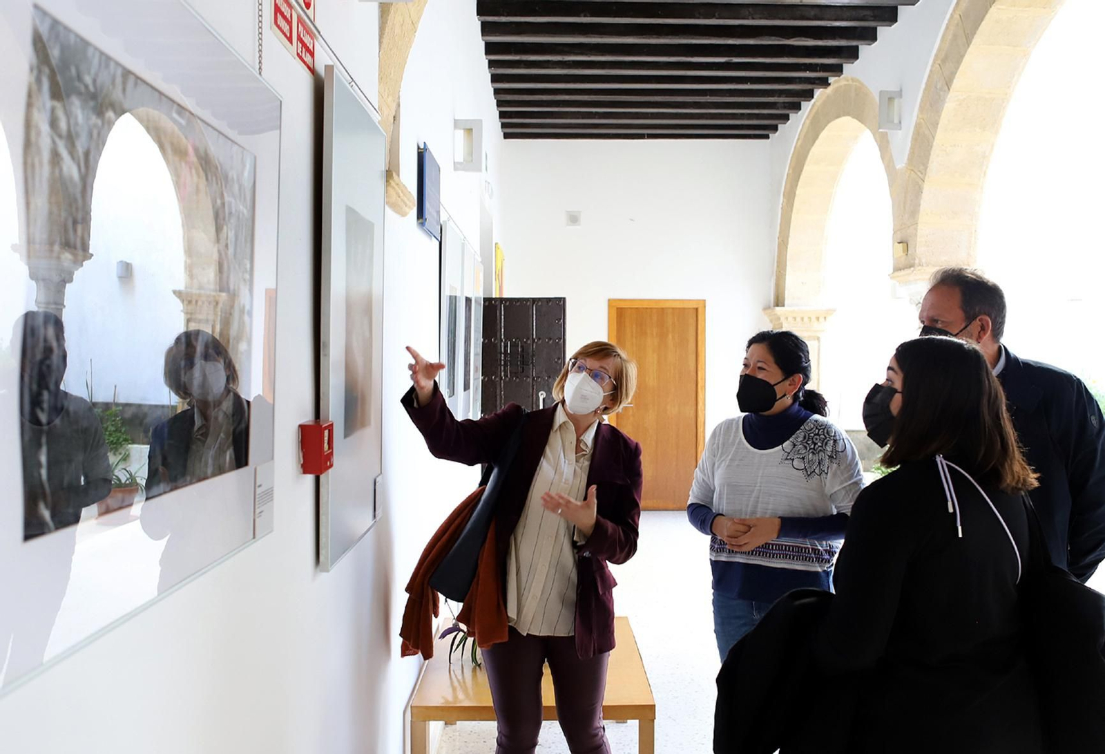 La Escuela de Idiomas inaugura la exposición 'Mujeres sabias'