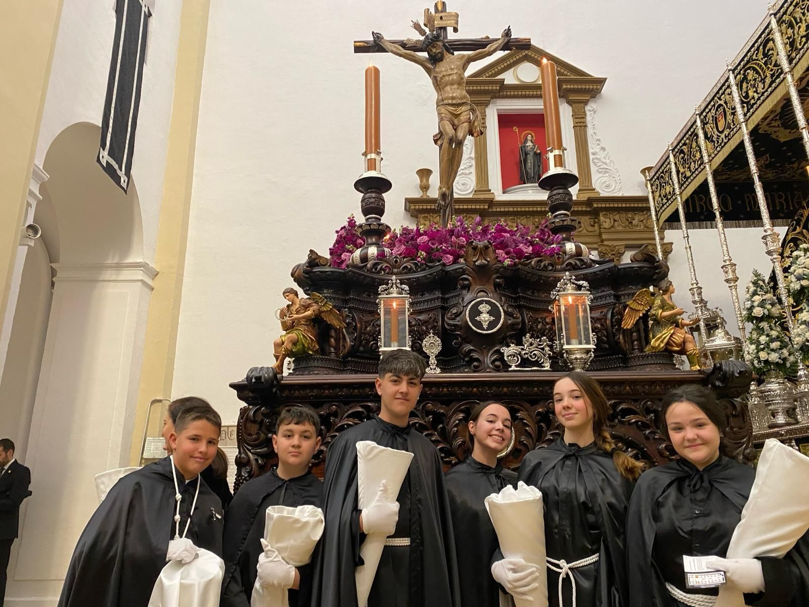 En imágenes: La lluvia suspende el Lunes Santo en cuestión de horas