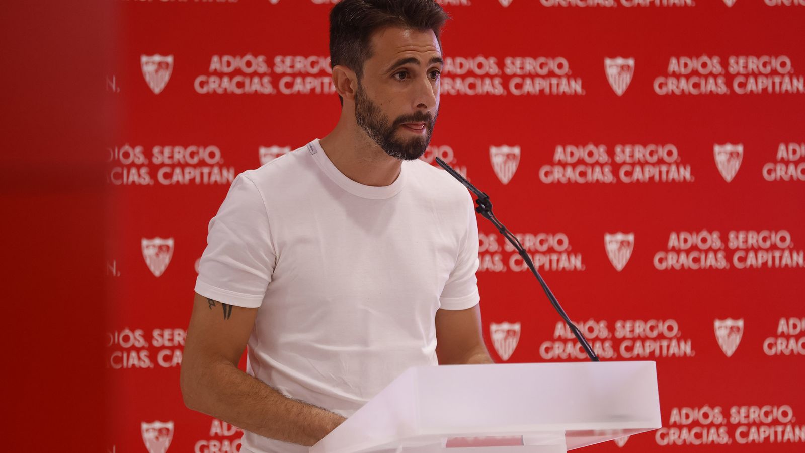 Pareja se emociona durante sus palabras hacia Escudero.