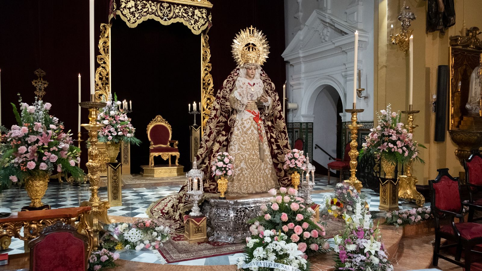 El besamanos a la Virgen de Refugio de San Bernardo, en imágenes