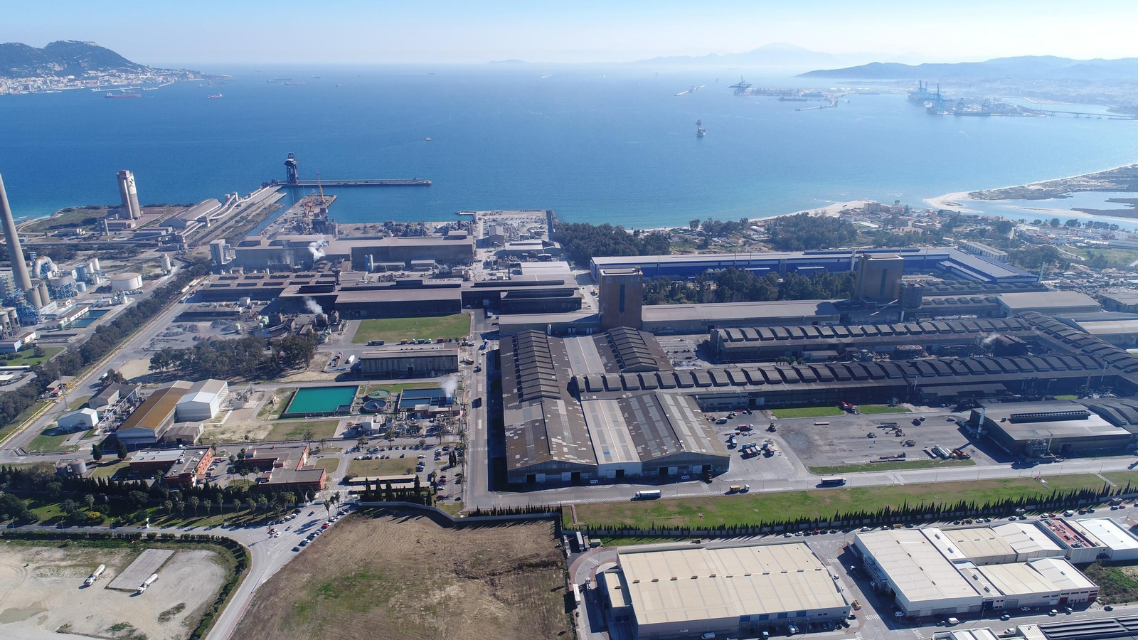 La fábrica de Acerinox en Palmones. La fábrica de Acerinox en Palmones.