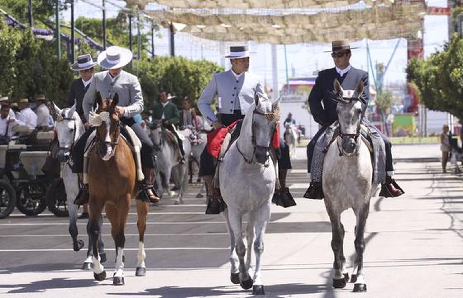 Jolgorio en el Centro y tradición en el Real

Foto: Sergio Camacho-Javier Albiñana