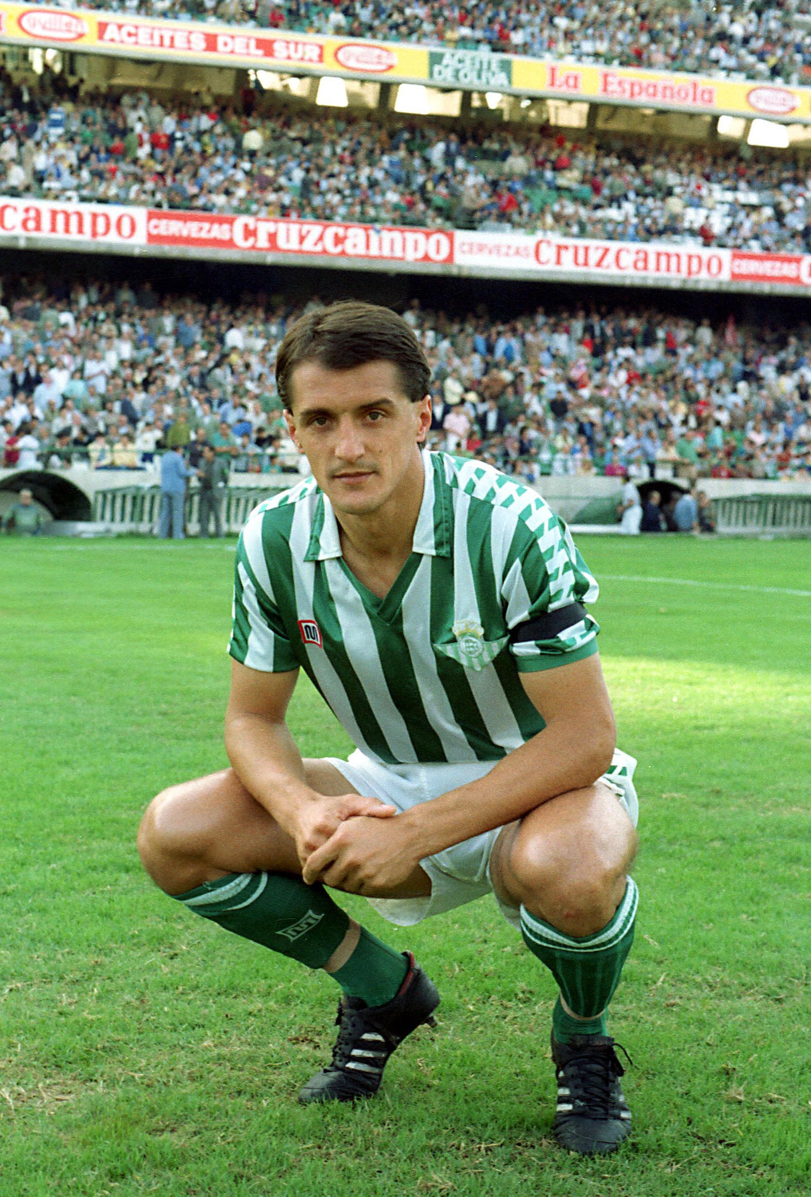 Faruk Hadzibegic posa en su etapa como jugador del Betis.