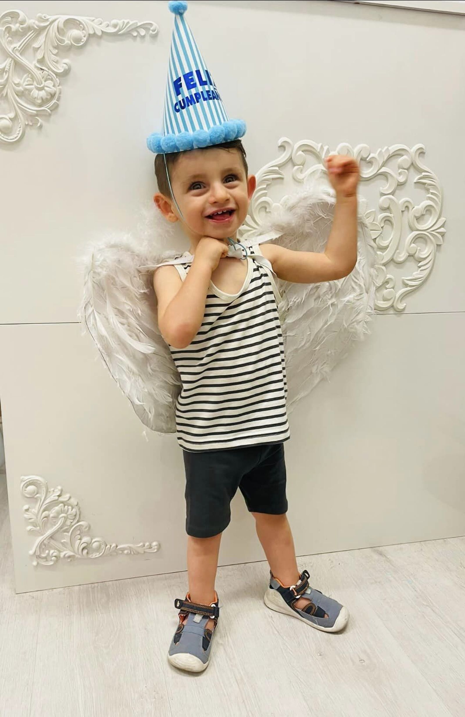 Tano, de dos años, es realmente un ángel.