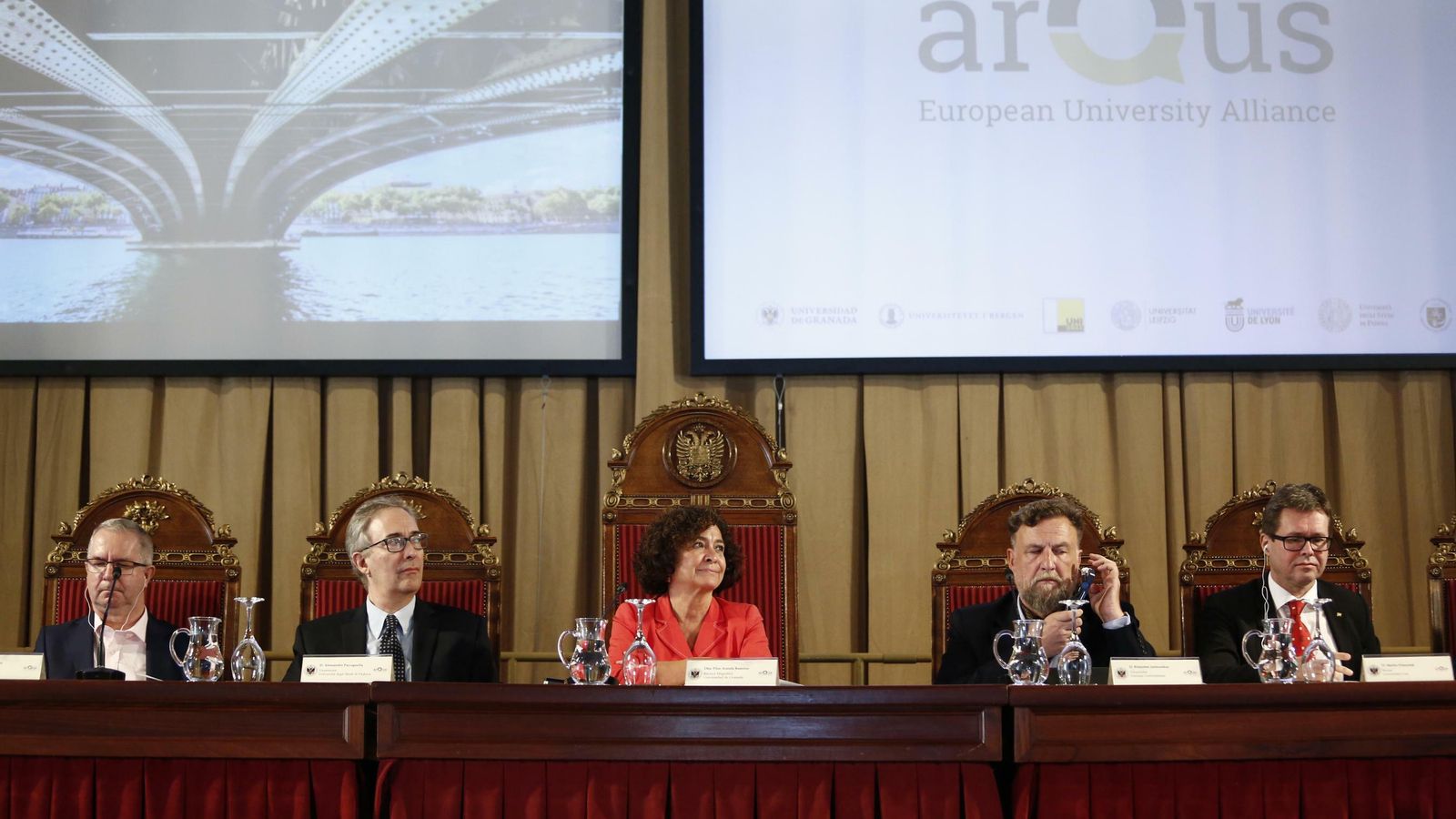Acto en el Hospital Real para constituir el consejo rector de Arqus.