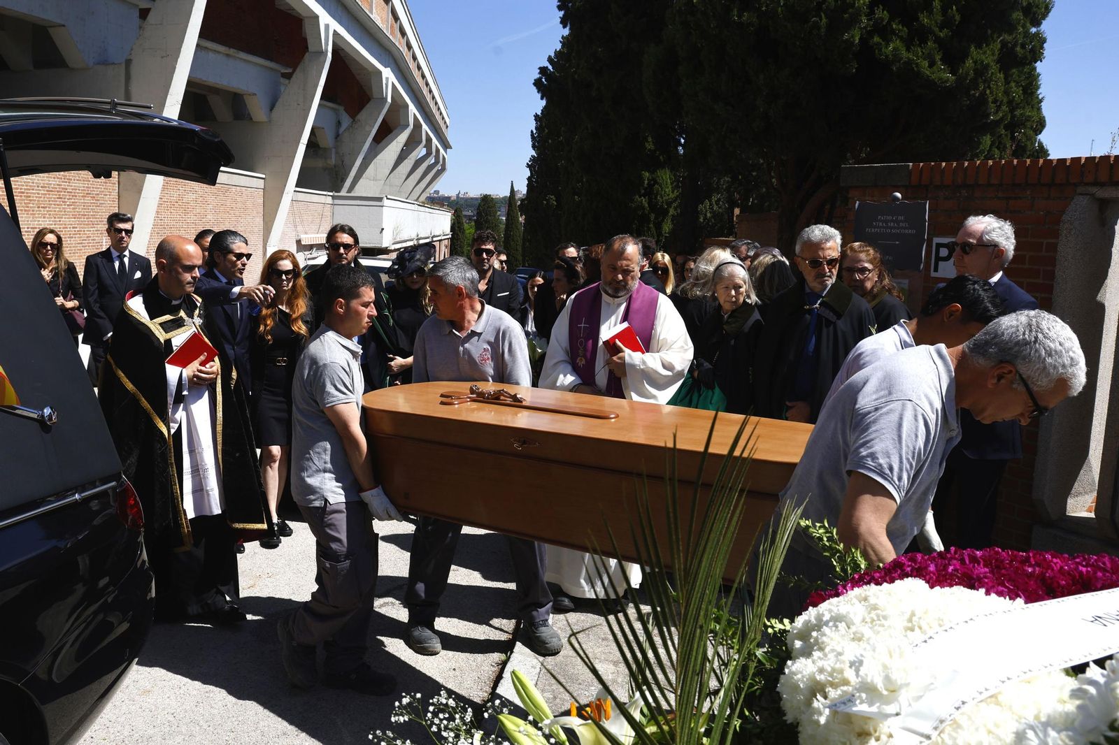 Familiares y amigos despiden a Francisco de Borbón y Escasany, duque de Sevilla: todas las fotos