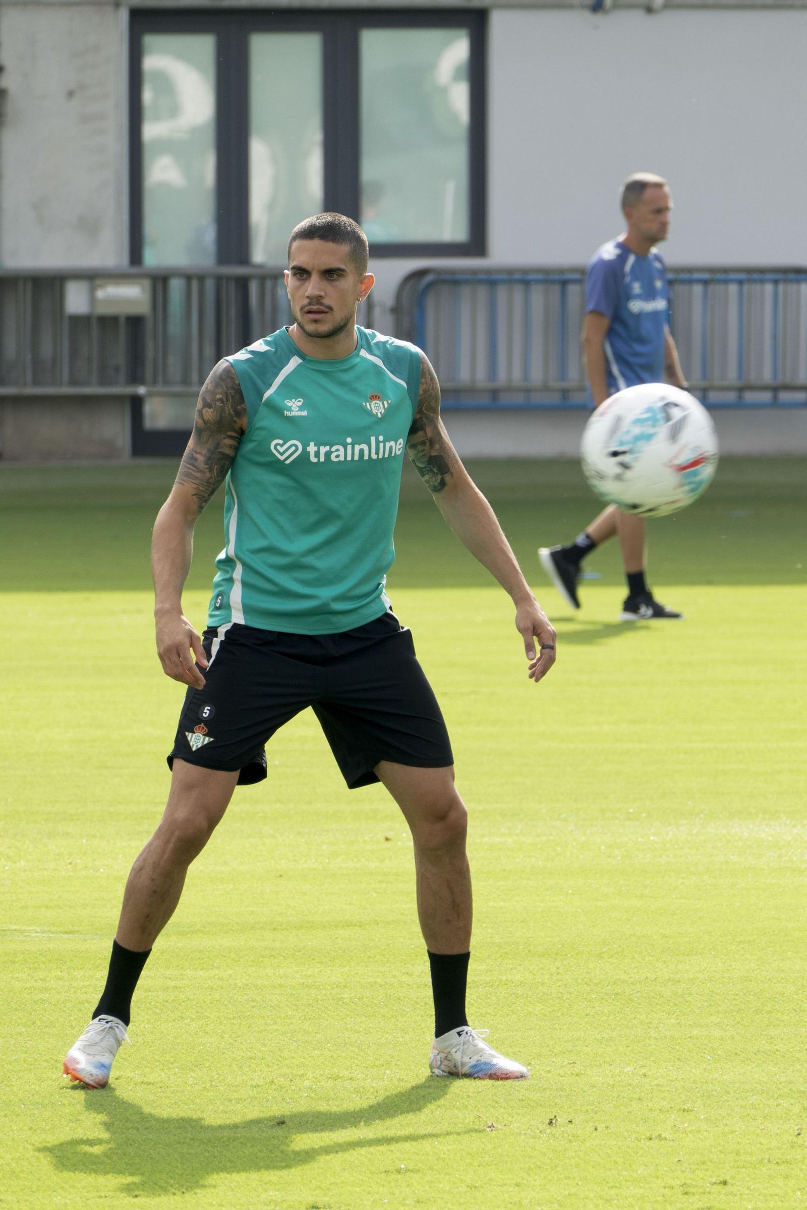 Bartra, en un entrenamiento de los verdiblancos.