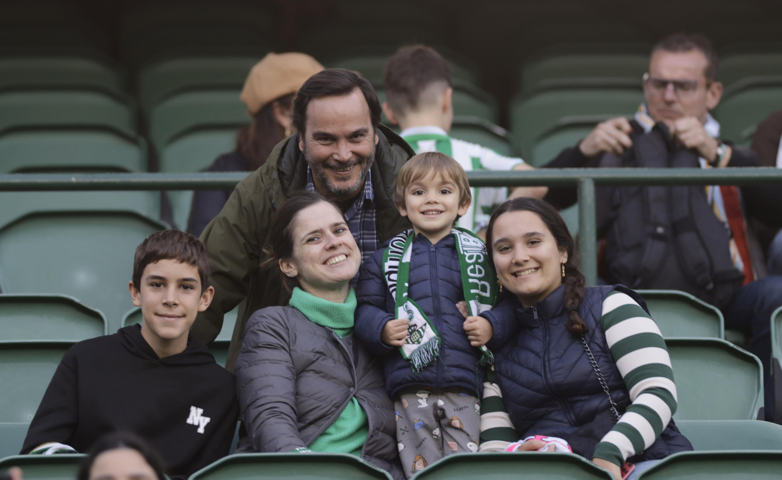 Búscate en las fotos del Betis-Bilbao