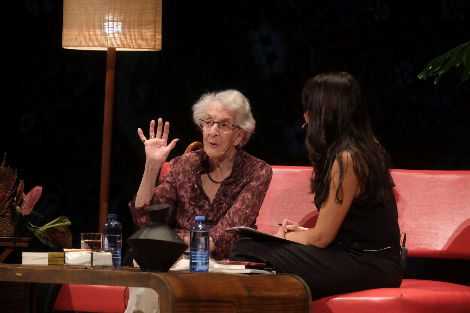 Ida Vitale, durante el coloquio en Cosmpoética.