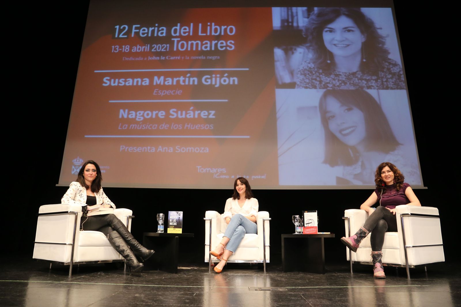 Un momento del encuentro entre Nagore Suárez y Susana Martín Gijón, que moderó Ana Somoza.