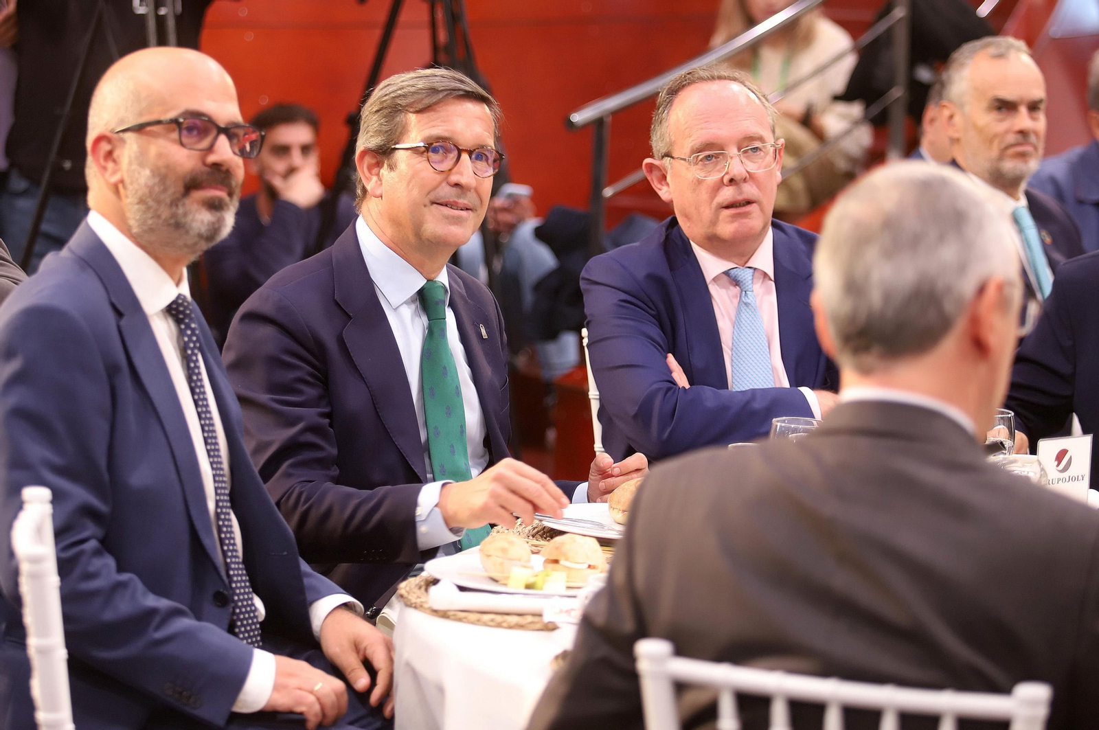 Imágenes del desayuno-coloquio con Jorge Paradela en el Foro Joly Andalucía