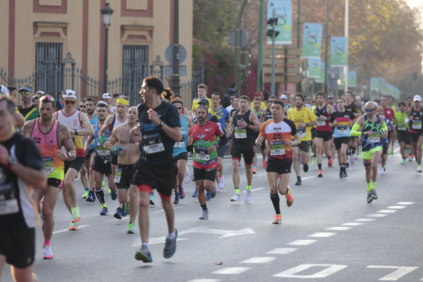 Las imágenes de la Maratón de Sevilla 2022 (11)