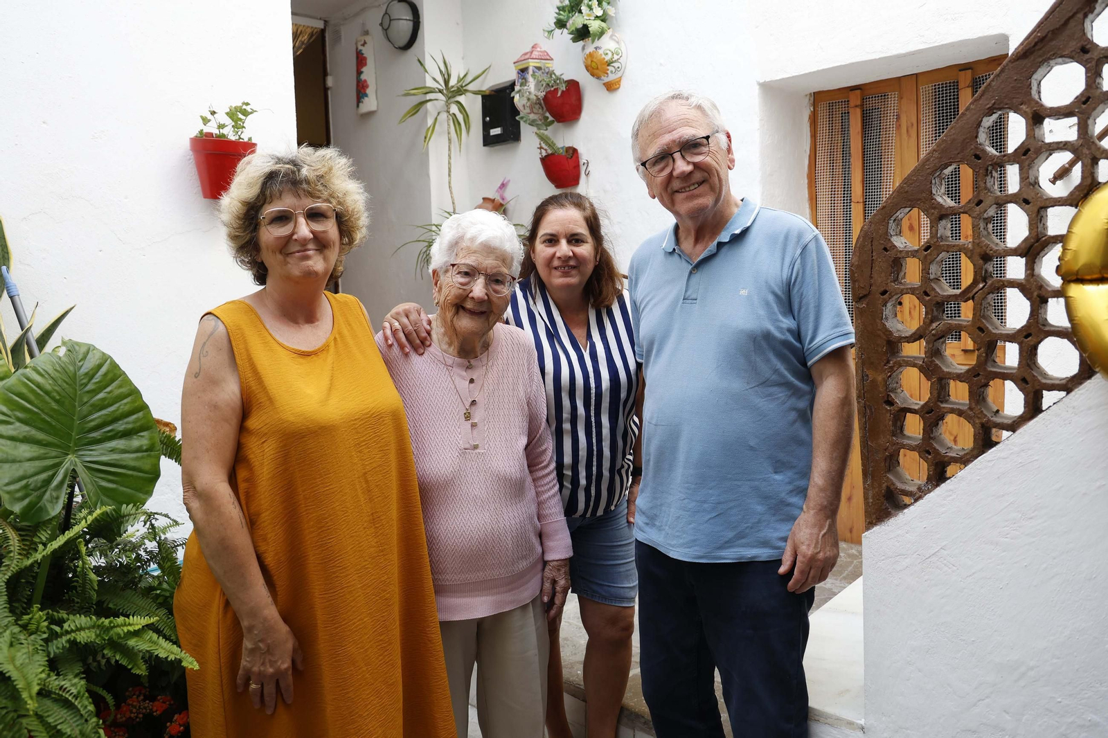 La vecina de Tarifa Juana Medero cumple 100 años rodeada de su familia