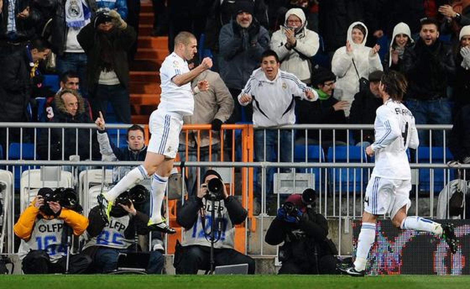 El Málaga sale goleado ante el Madrid en la vuelta de Pellegrini al Bernabéu. / AFP