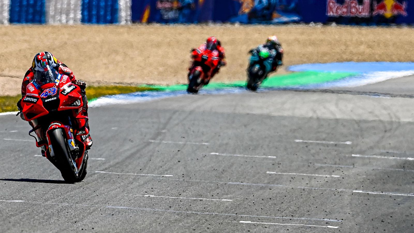 Miller, escapado de Bagnaia y Morbidelli en el pasado GP de España.