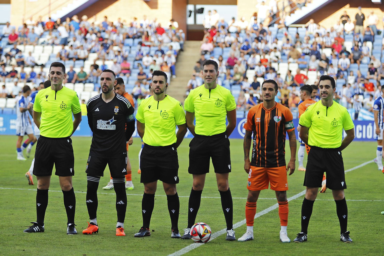 Imágenes del encuentro entre el Recreativo de Huelva y el Antequera CF
